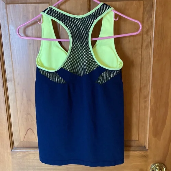 Zenana Outfitter Built In Bra Tank Top - Picture 4 of 10